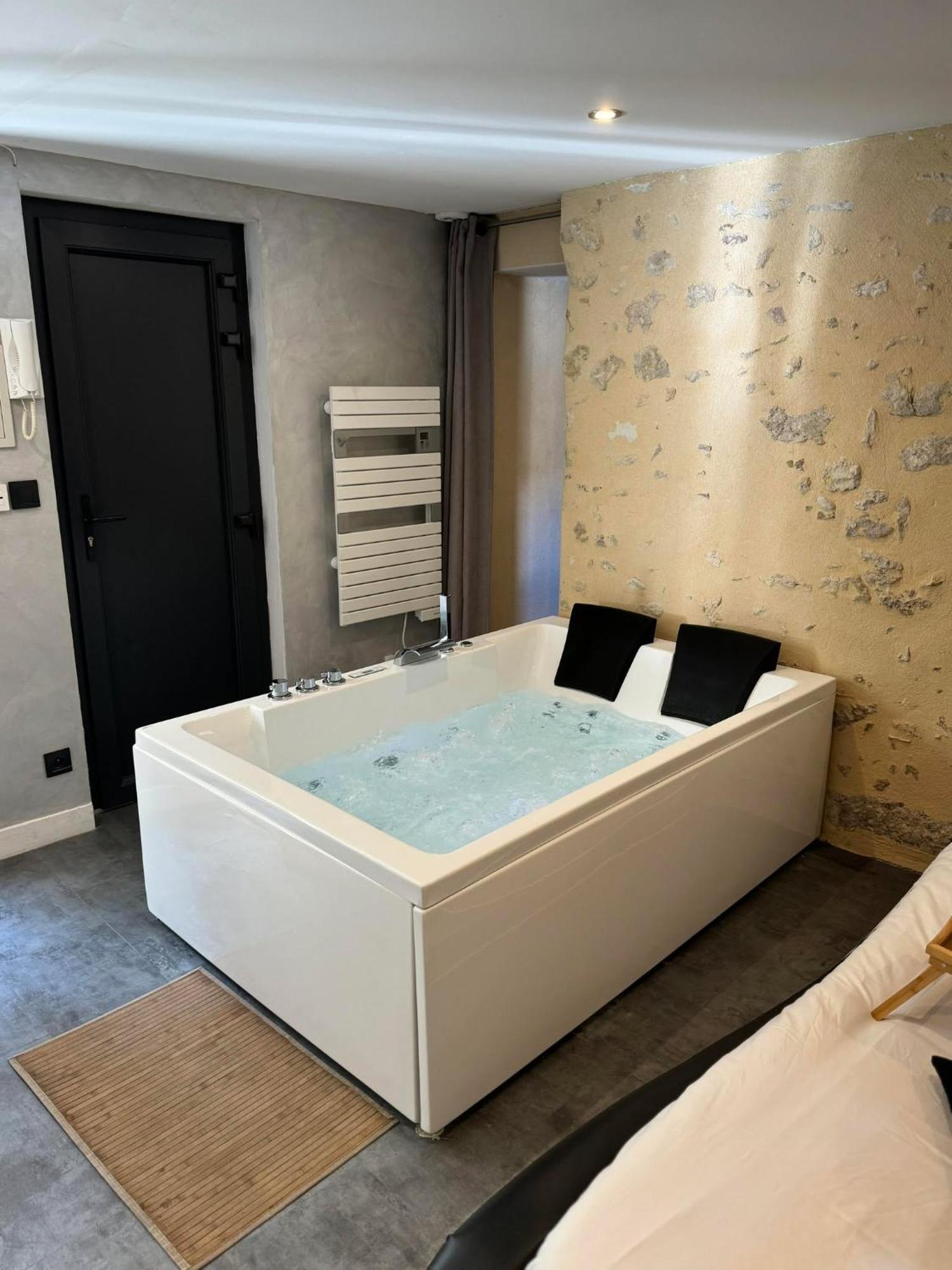 Love Queen Spa Detente Blois Dış mekan fotoğraf