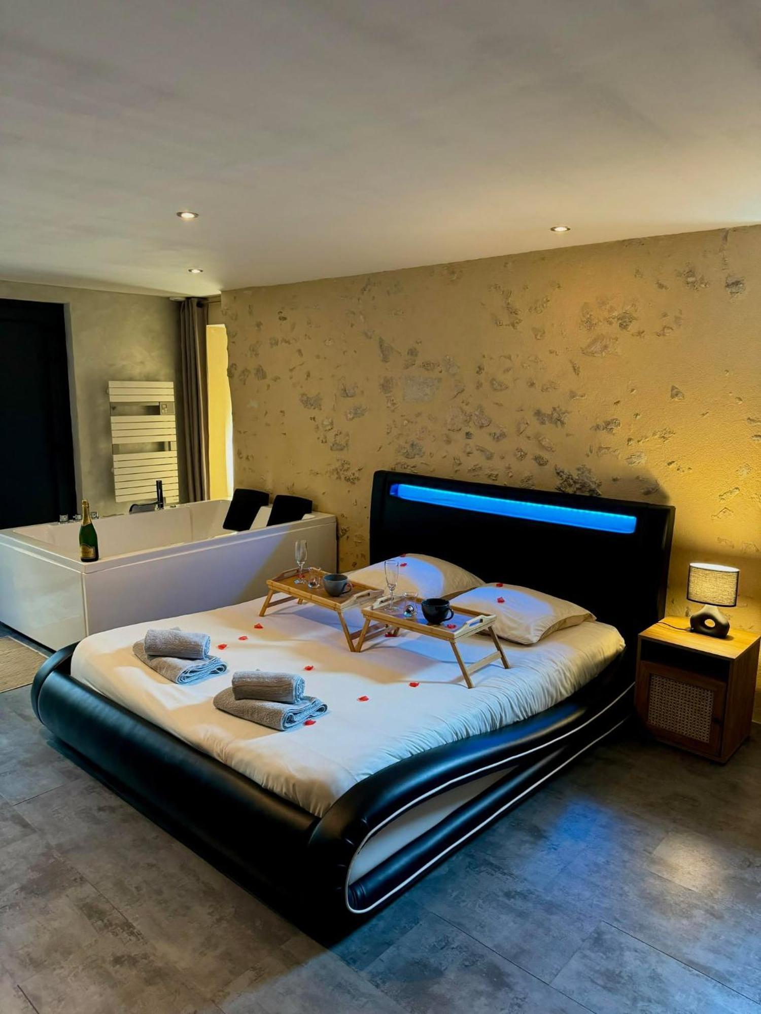 Love Queen Spa Detente Blois Dış mekan fotoğraf
