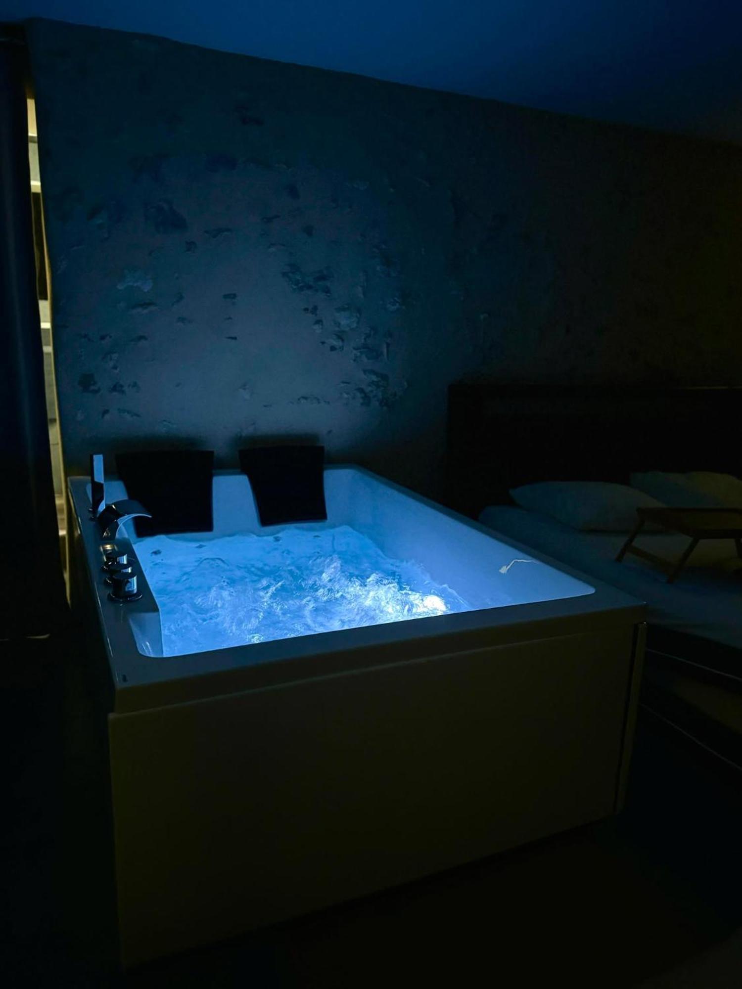 Love Queen Spa Detente Blois Dış mekan fotoğraf